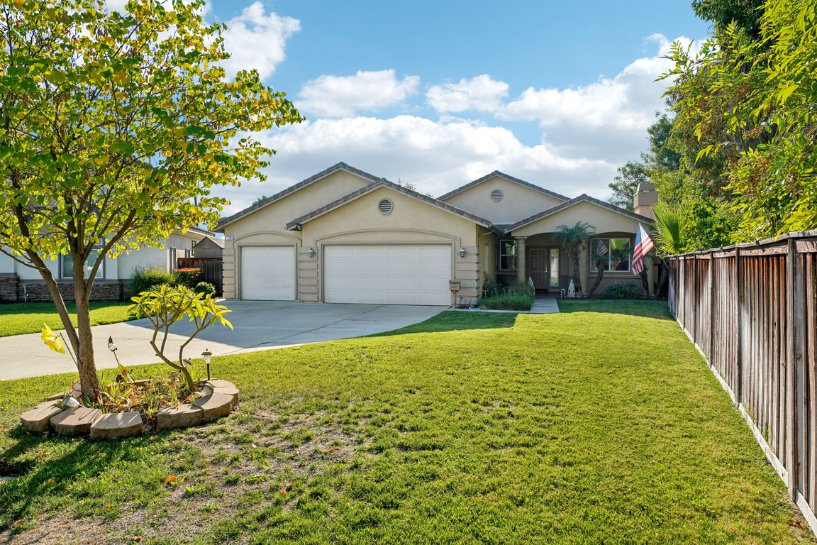 Briarwood Ln-S0711-001.jpg