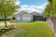 Briarwood Ln-S0711-001.jpg