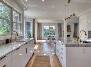 465 Sound Shore Rd, Riverhead, NY 11901