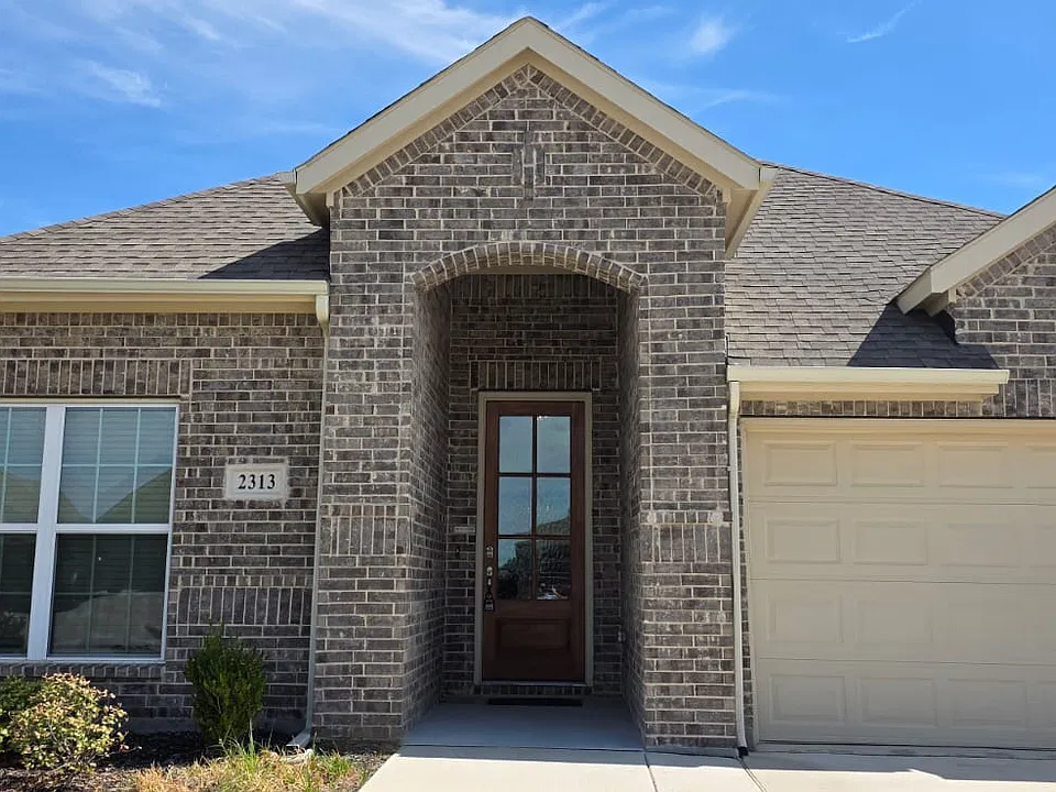 2313 Toucan Dr