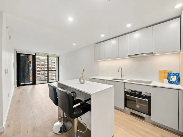 239 Keefer St #507, Vancouver, BC V6A 1X6