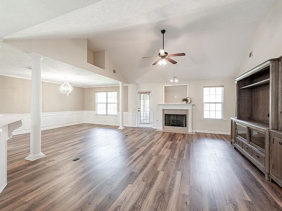 2nd image of 960 Wickham Dr