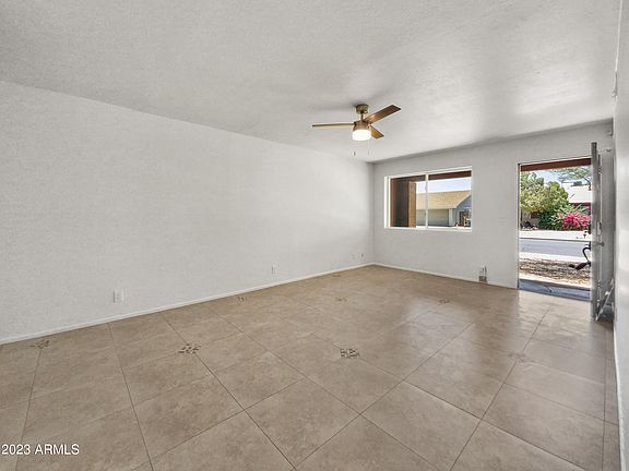 3rd image of 814 E GARNET Avenue