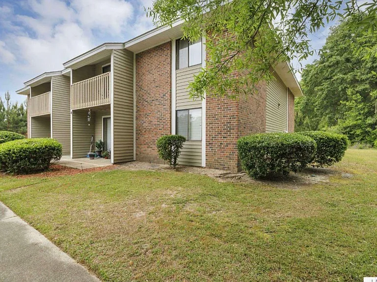 263 S Pine St — Photo 4