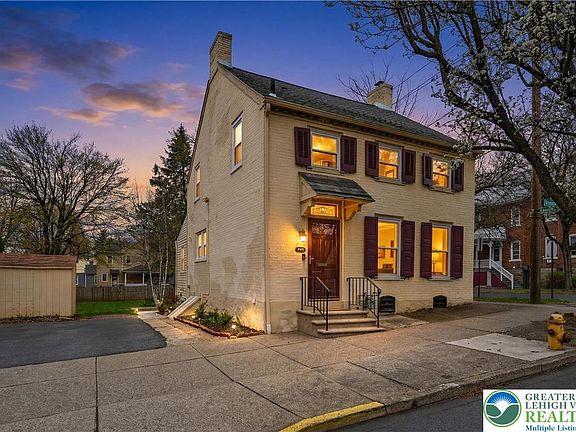 3rd image of 945 Main St