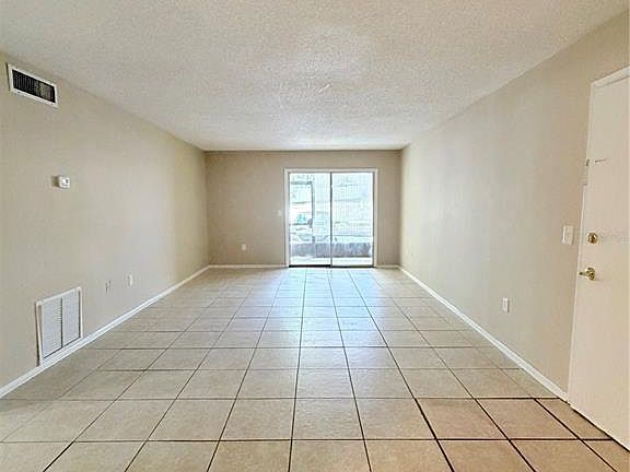 2nd image of 908 Lake Destiny Rd Unit B