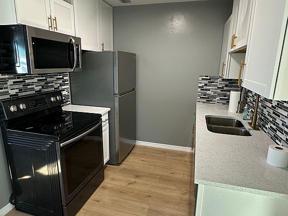 3rd image of 8361 Shumock Ave