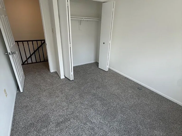 306 Hillside Ter — Photo 17