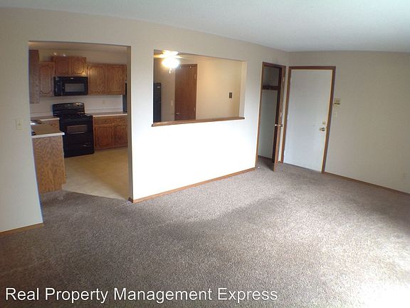 4th image of 4205 S Locust Dr APT 1