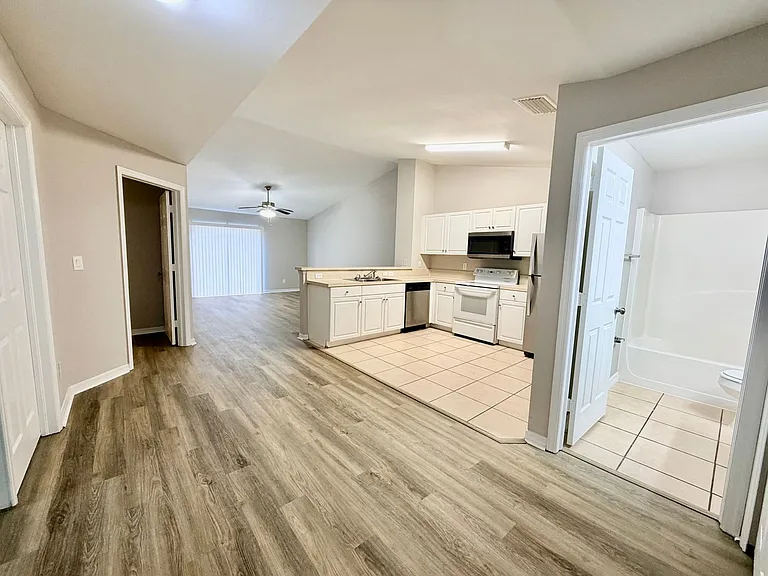 348 Bell Blvd S — Photo 8