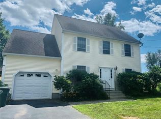 15 Arlmont St, Milford, CT 06461