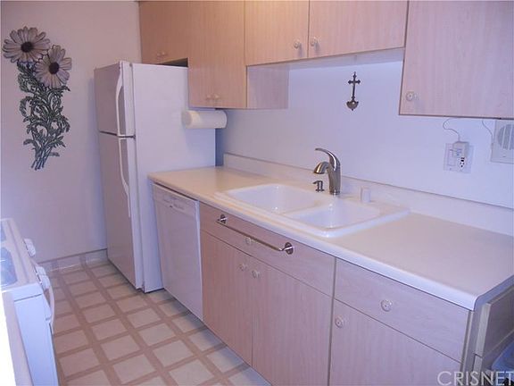 2nd image of 6031 Fountain Park Ln APT 10