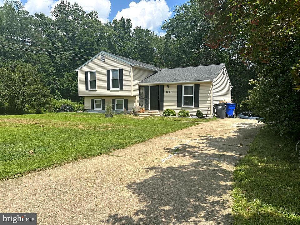 2nd image of 2224 Bridle Path Dr