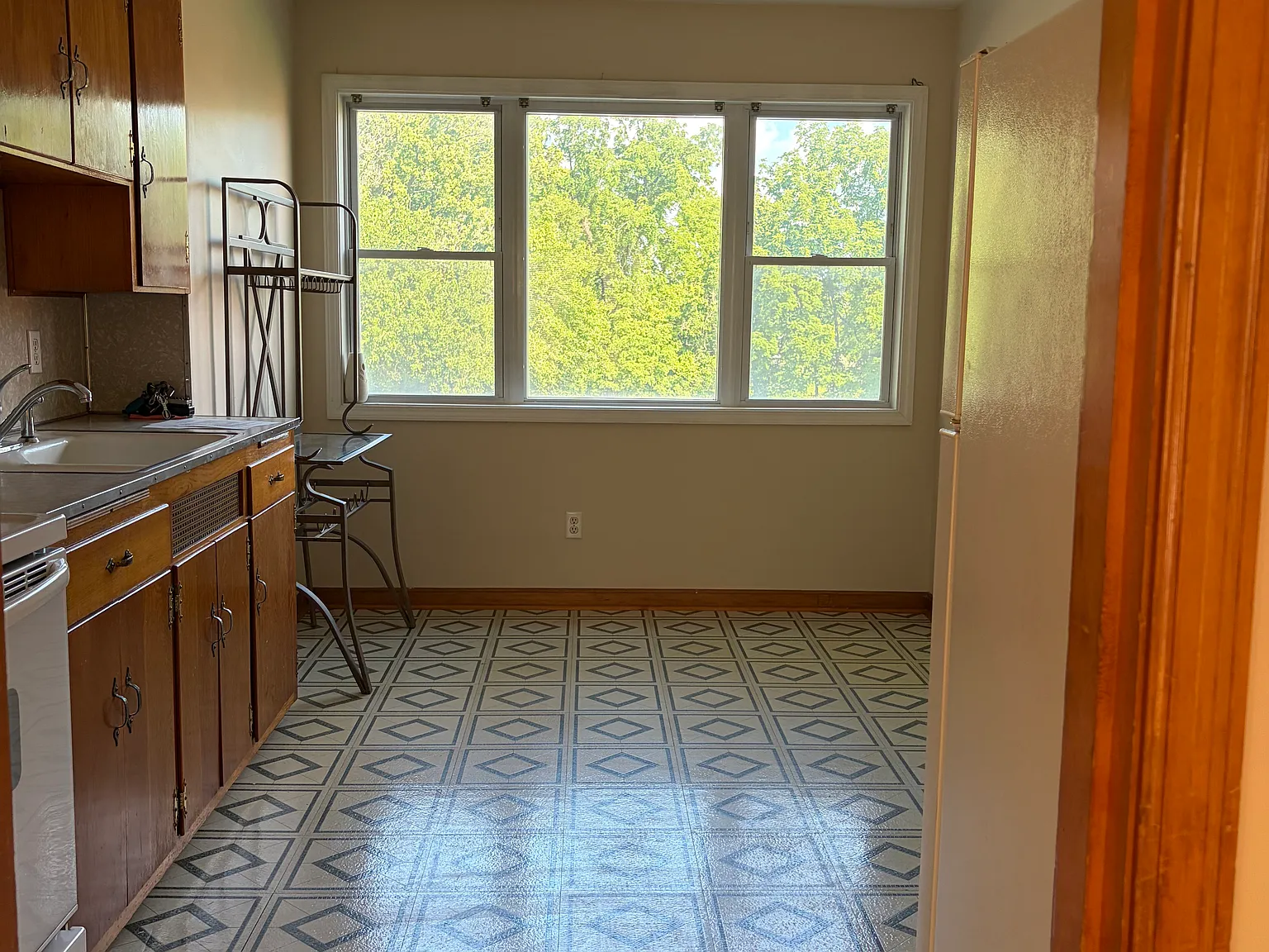2 bed, $1,000 — Photo 4