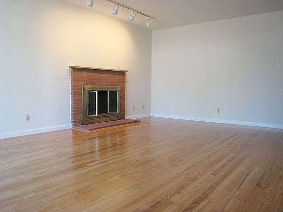 5th image of 4536 Blackford Ave