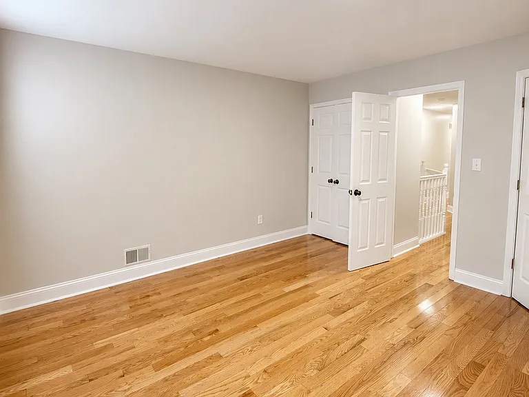 2501 E Fayette St — Photo 13