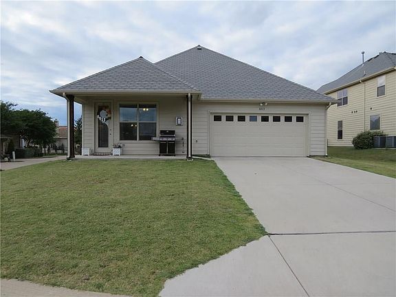3rd image of 8013 Chickasaw Trl