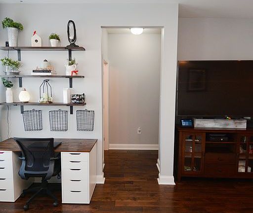 2nd image of 326 W Hamlin Ave