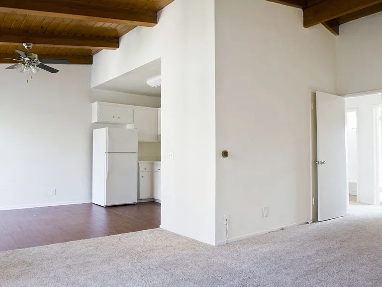 Ravencrest Apartments 1 — Photo 7