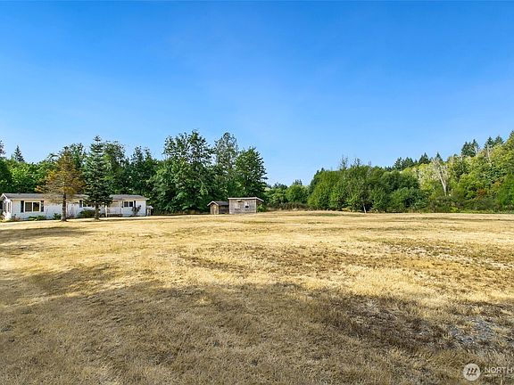 2nd image of 140 NE White Owl Drive