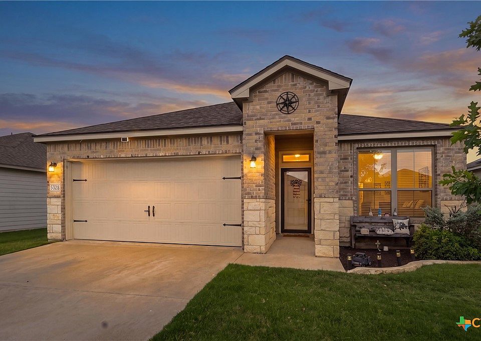 1st image of 1324 Lakeway Crossing Dr