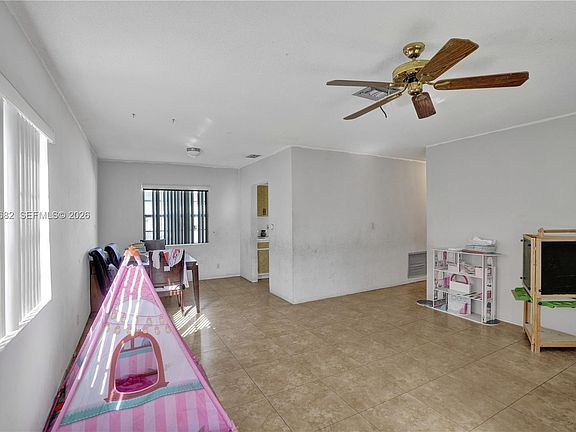 2nd image of 5706-5708 Lincoln St #1-2