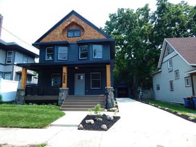 70 Grand Ave NE, Grand Rapids, MI, 49503