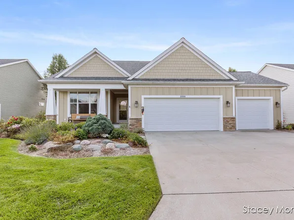 3800 Preserve Dr NE, Belmont, MI 49306
