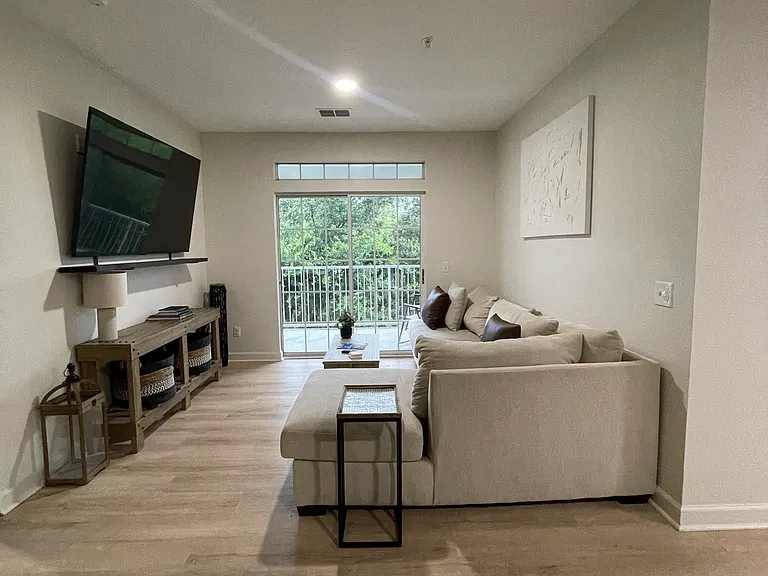 3176 Feltrim Pl #302 — Photo 3