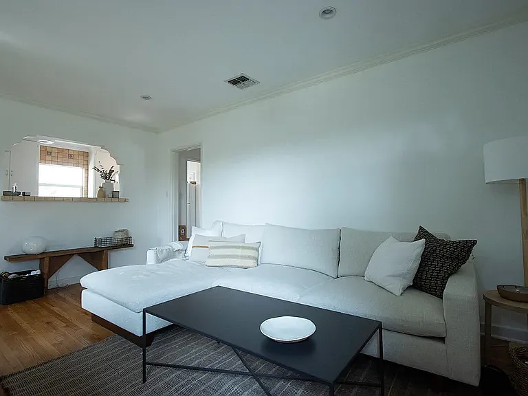 3259 La Clede Ave #3261-1/2 — Photo 6