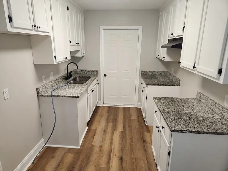 109 Williams St — Photo 10