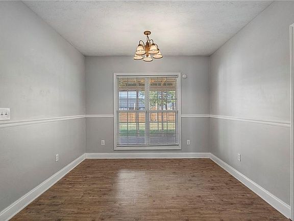2nd image of 17 Pope St