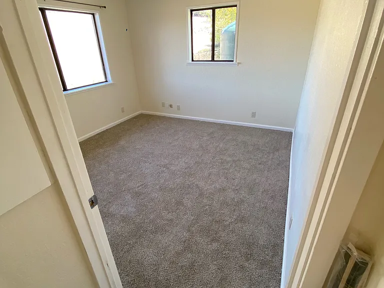 189 Hughes Rd — Photo 10