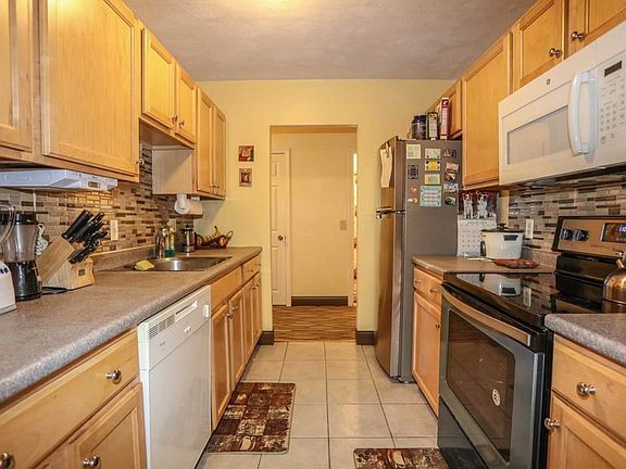 4th image of 11 Strawberry Bank Road #17