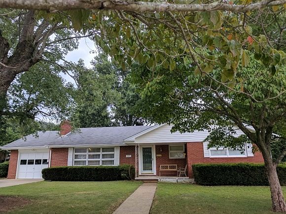 1st image of 905 Mimosa Dr