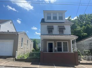 438 E Center St, Mount Carmel, PA 17851