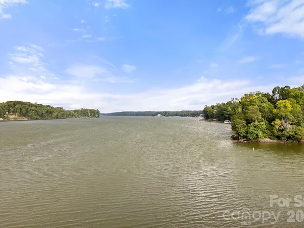 9816 Emerald Point Dr Unit 5, Charlotte, NC 28278