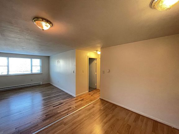 3rd image of 183 Loudon Rd APT 7