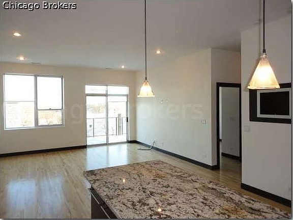 3rd image of 2309 N Damen Ave #306