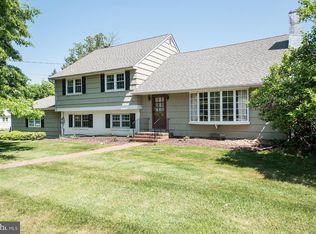 16 Lochatong Rd, Ewing, NJ 08628