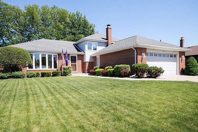 1st image of 15413 Devonshire Ln