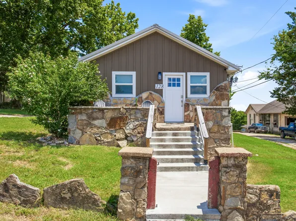 128 Lincoln Street, Forsyth, MO 65653