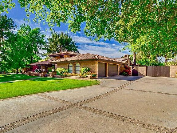 3rd image of 1402 E Palomino Dr