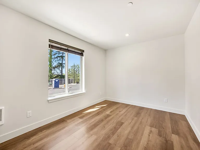 Jetty Stone Apartments — Photo 16