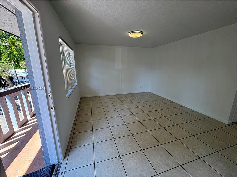 4732 SW 33rd Ave #206 — Photo 2