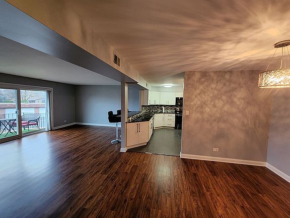 3rd image of 1025 S Fernandez Ave APT 2E