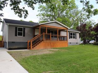1711 N Main St, Mount Airy, NC 27030