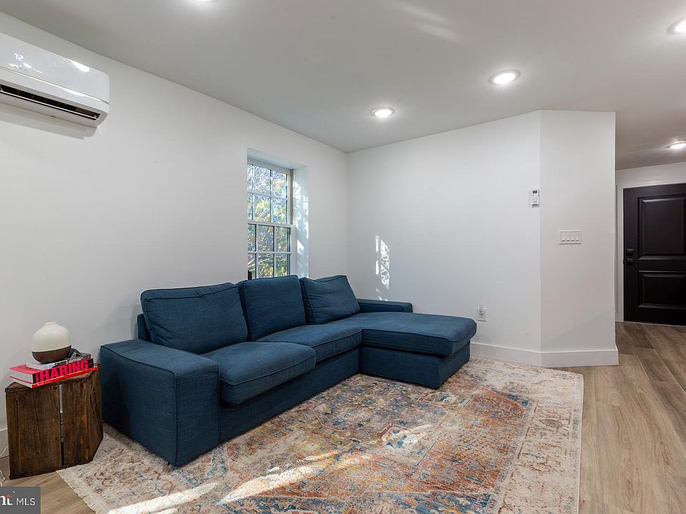 1st image of 212 Catharine St #6