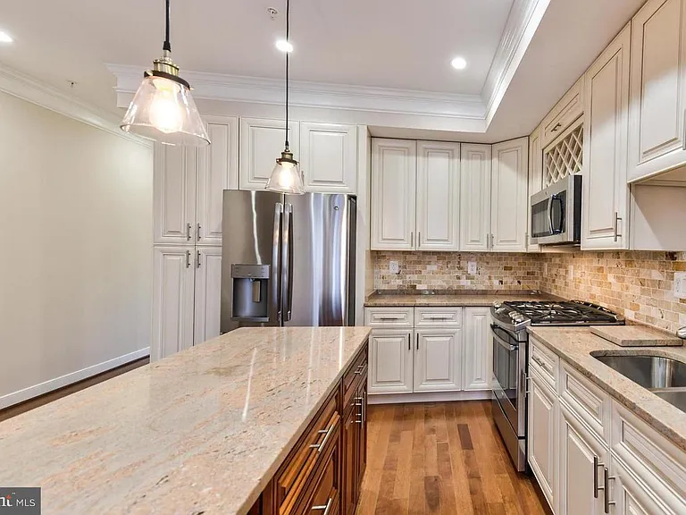 59 R St NE #2 — Photo 6