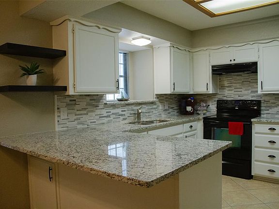 5th image of 2736 Whispering Creek Ln